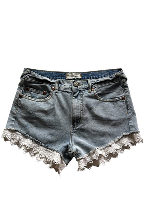 Pre-Owned Free People Crochet Lace Denim Shorts