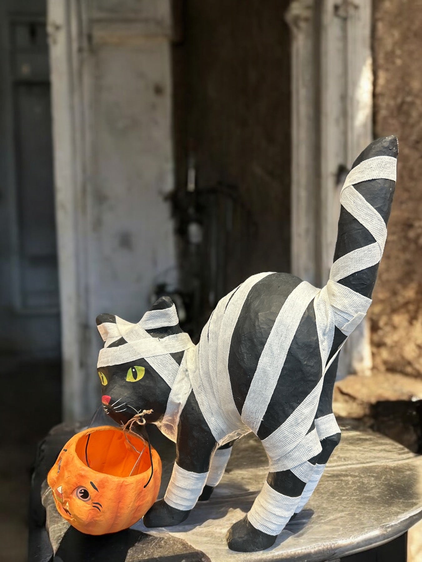 Bethany Lowe Design - Mummy Kitty Paper Mache