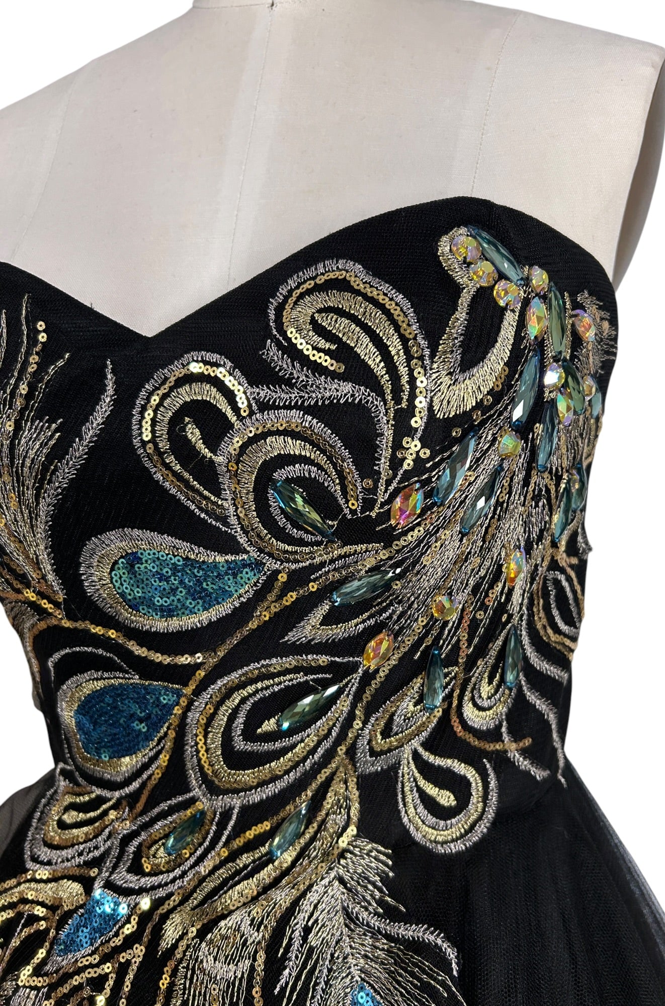 Pre-Owned Windsor Black Tulle Peacock Formal Dress | Hand Beaded | Size 10 Thirteen Vintage Pre-Owned Windsor Black Tulle Peacock Formal Dress | Hand Beaded | Size 10 Thirteen Vintage