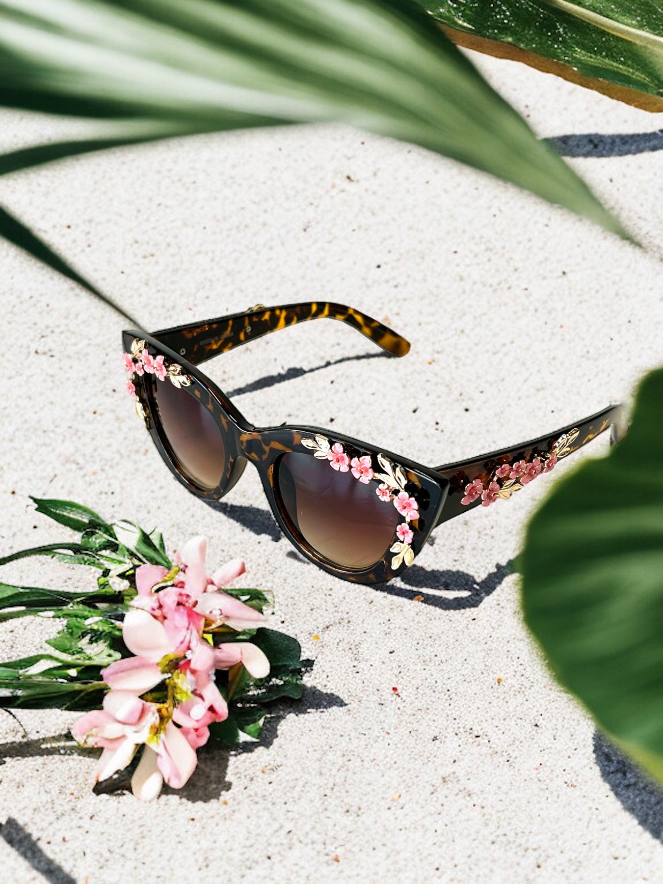 Mya Flowers Embellished Cat Eye Sunglasses