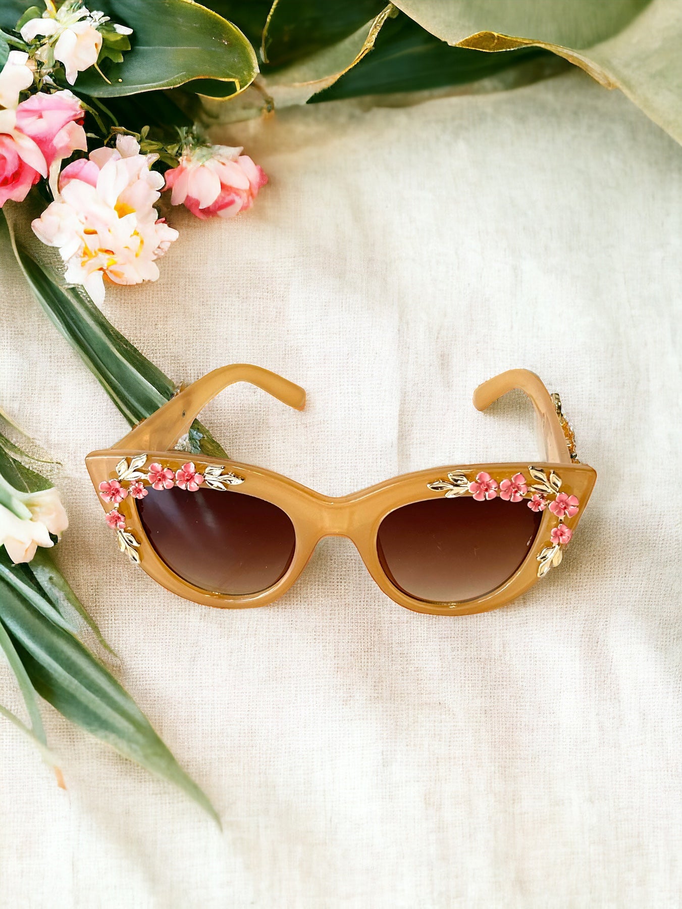 Mya Flowers Embellished Cat Eye Sunglasses