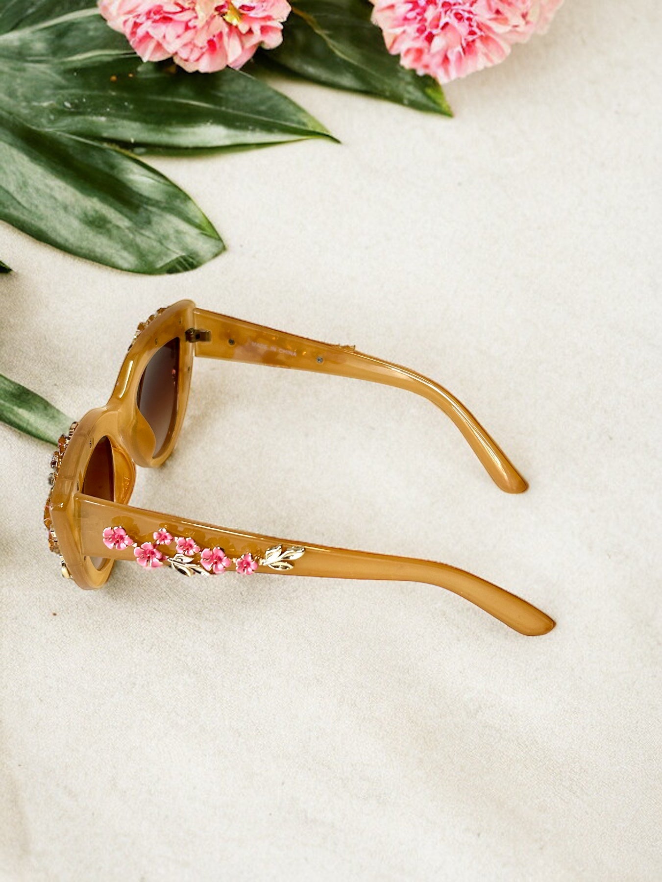 Mya Flowers Embellished Cat Eye Sunglasses