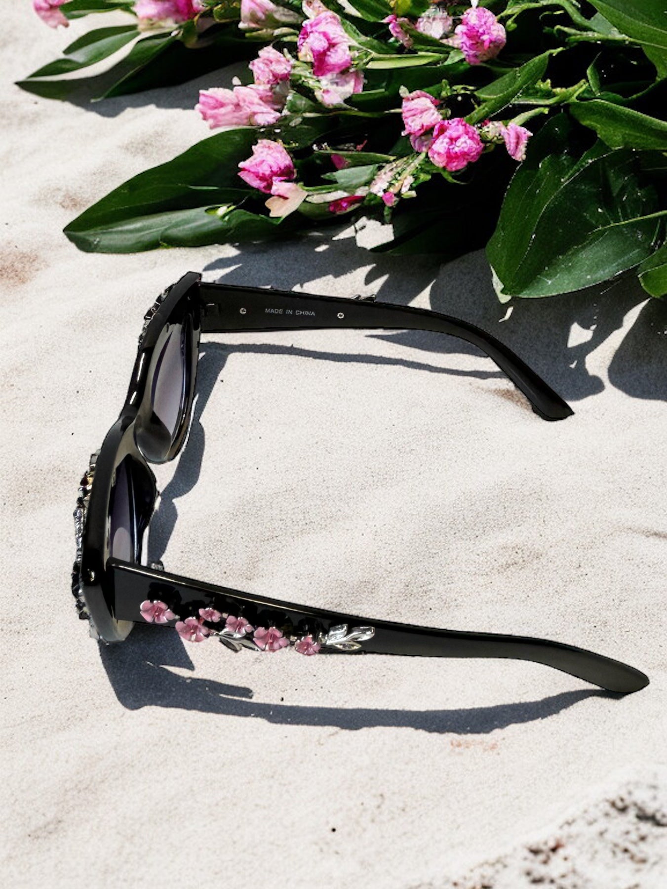 Mya Flowers Embellished Cat Eye Sunglasses